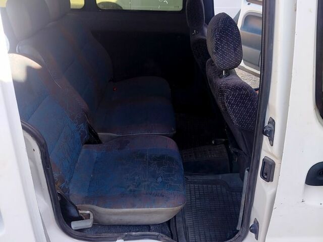 Білий Рено Кєнгу, об'ємом двигуна 1.1 л та пробігом 0 тис. км за 2500 $, фото 2 на Automoto.ua