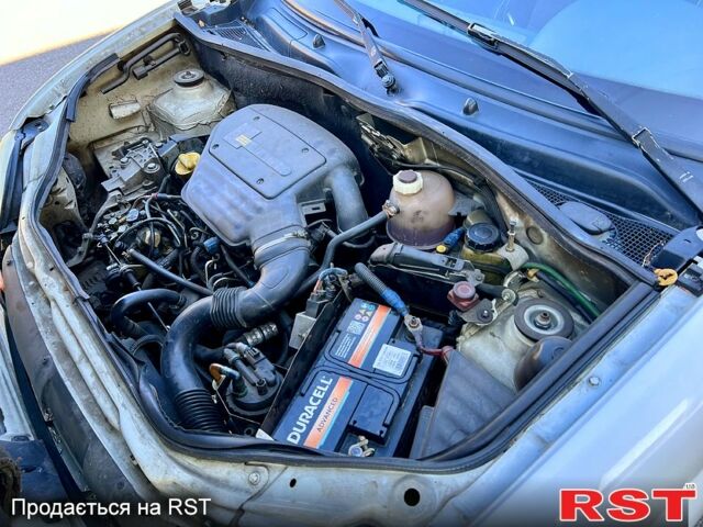 Белый Рено Кенгу, объемом двигателя 1.9 л и пробегом 265 тыс. км за 3000 $, фото 13 на Automoto.ua