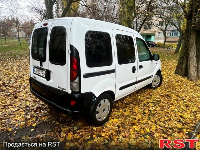 Белый Рено Кенгу, объемом двигателя 1.9 л и пробегом 500 тыс. км за 2600 $, фото 6 на Automoto.ua