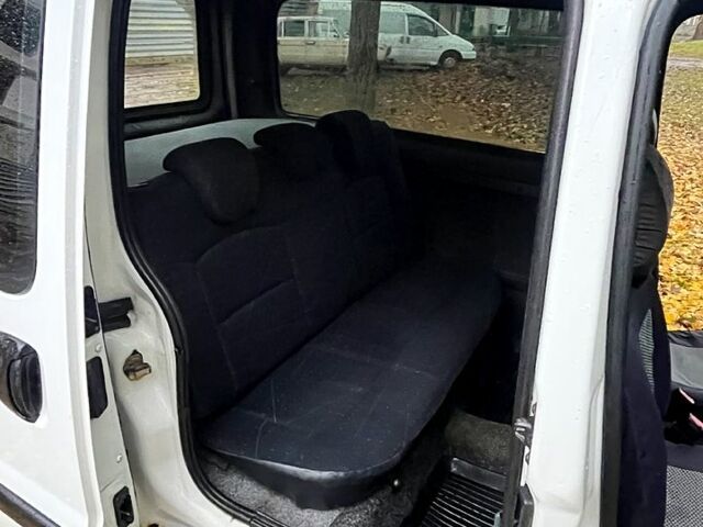 Белый Рено Кенгу, объемом двигателя 1.9 л и пробегом 500 тыс. км за 2600 $, фото 8 на Automoto.ua