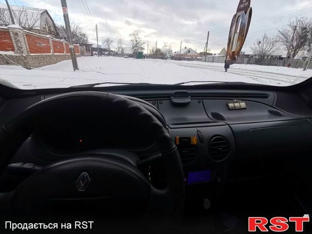 Білий Рено Кєнгу, об'ємом двигуна 1.2 л та пробігом 330 тис. км за 2300 $, фото 7 на Automoto.ua