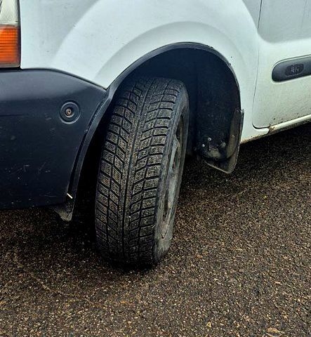 Білий Рено Кєнгу, об'ємом двигуна 1.9 л та пробігом 370 тис. км за 3200 $, фото 4 на Automoto.ua