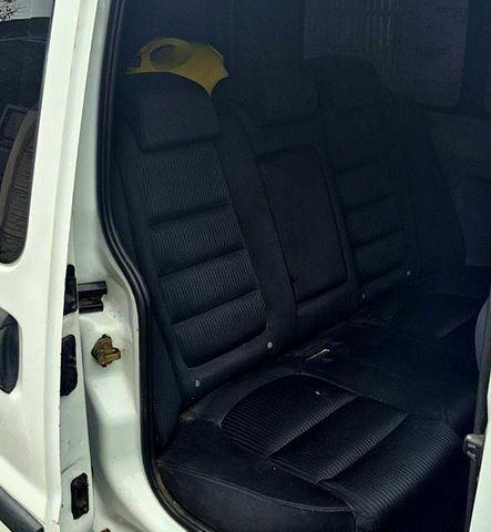 Білий Рено Кєнгу, об'ємом двигуна 1.9 л та пробігом 370 тис. км за 3200 $, фото 5 на Automoto.ua