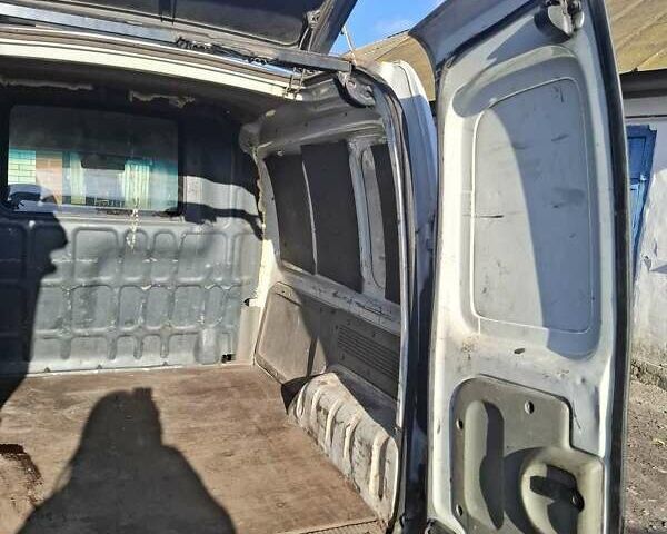 Белый Рено Кенгу, объемом двигателя 1.9 л и пробегом 391 тыс. км за 2800 $, фото 5 на Automoto.ua