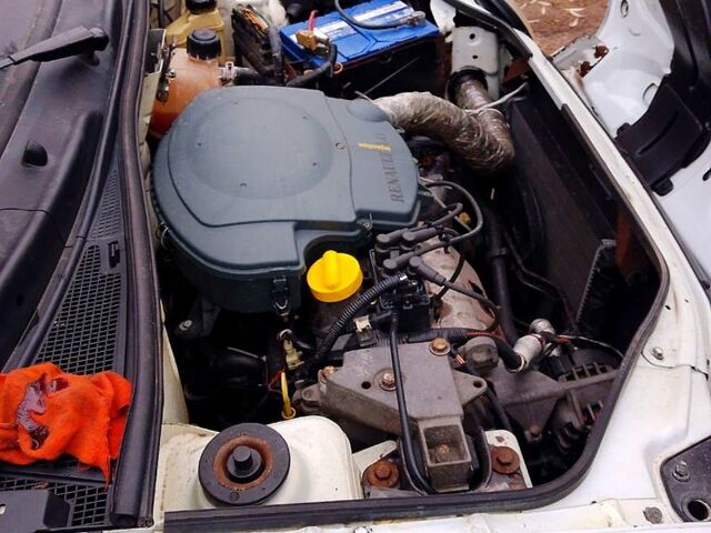 Білий Рено Кєнгу, об'ємом двигуна 1.4 л та пробігом 478 тис. км за 1400 $, фото 4 на Automoto.ua