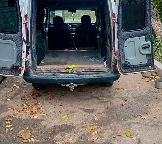 Белый Рено Кенгу, объемом двигателя 1.5 л и пробегом 315 тыс. км за 3200 $, фото 5 на Automoto.ua