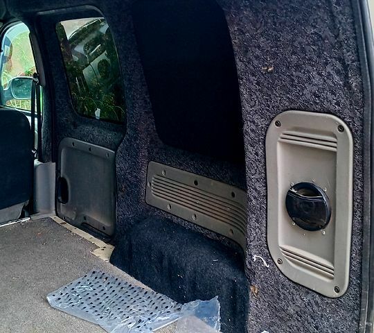 Белый Рено Кенгу, объемом двигателя 1.5 л и пробегом 315 тыс. км за 3200 $, фото 6 на Automoto.ua