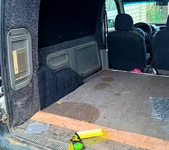 Белый Рено Кенгу, объемом двигателя 1.5 л и пробегом 315 тыс. км за 3200 $, фото 7 на Automoto.ua