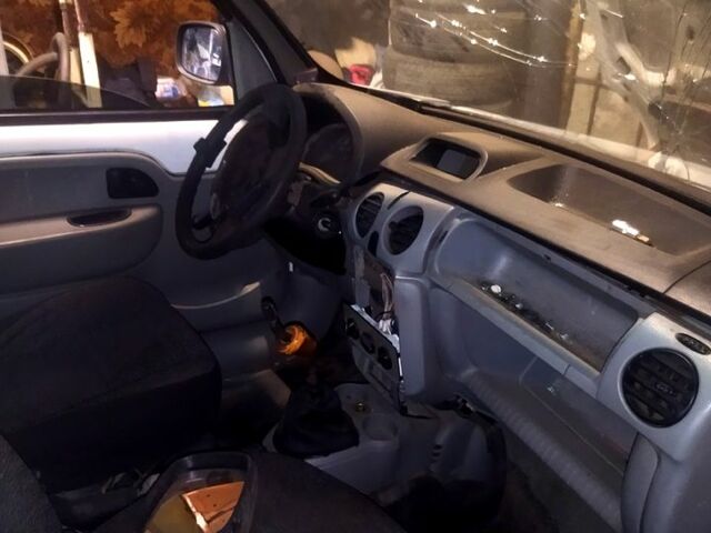 Білий Рено Кєнгу, об'ємом двигуна 1.5 л та пробігом 200 тис. км за 1400 $, фото 1 на Automoto.ua