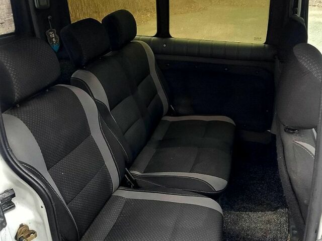 Белый Рено Кенгу, объемом двигателя 1.5 л и пробегом 290 тыс. км за 3300 $, фото 11 на Automoto.ua