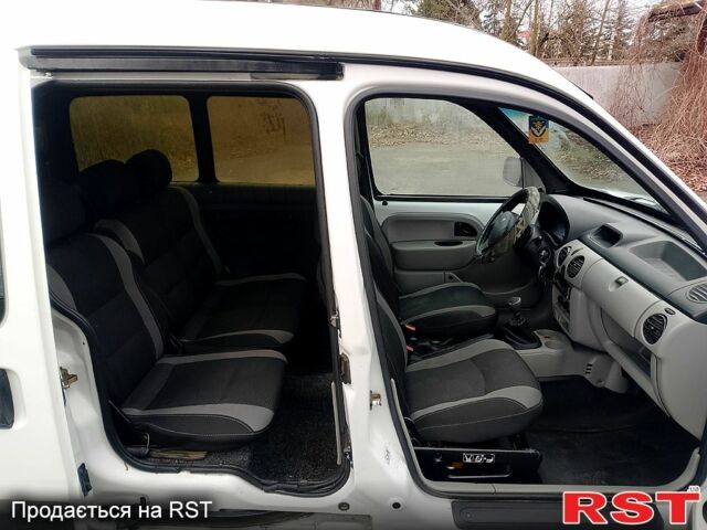 Белый Рено Кенгу, объемом двигателя 1.5 л и пробегом 290 тыс. км за 3300 $, фото 7 на Automoto.ua