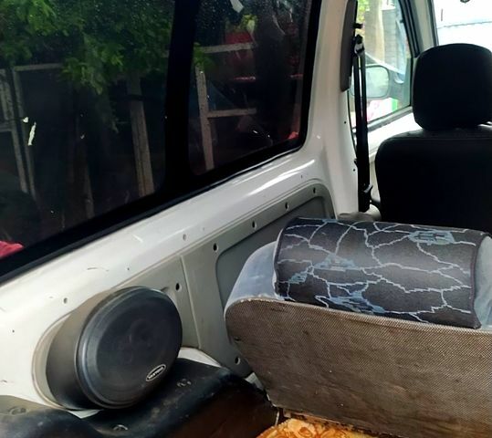 Рено Кенгу 2004 в Киеве на Automoto.ua Белый Рено Кенгу, объемом двигателя 1.5 л и пробегом 353 тыс. км за 3700 $, фото 7 на Automoto.ua