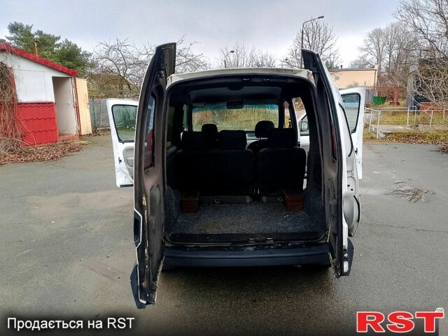 Белый Рено Кенгу, объемом двигателя 1.5 л и пробегом 290 тыс. км за 3300 $, фото 6 на Automoto.ua