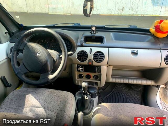 Белый Рено Кенгу, объемом двигателя 1.5 л и пробегом 225 тыс. км за 4300 $, фото 5 на Automoto.ua