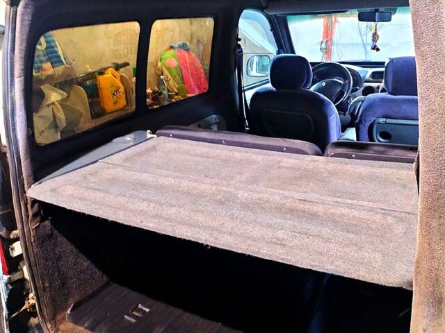 Белый Рено Кенгу, объемом двигателя 1.9 л и пробегом 420 тыс. км за 3100 $, фото 10 на Automoto.ua