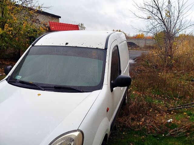 Белый Рено Кенгу, объемом двигателя 1.5 л и пробегом 0 тыс. км за 2000 $, фото 2 на Automoto.ua