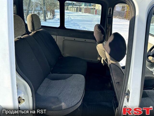 Белый Рено Кенгу, объемом двигателя 1.5 л и пробегом 277 тыс. км за 3850 $, фото 6 на Automoto.ua