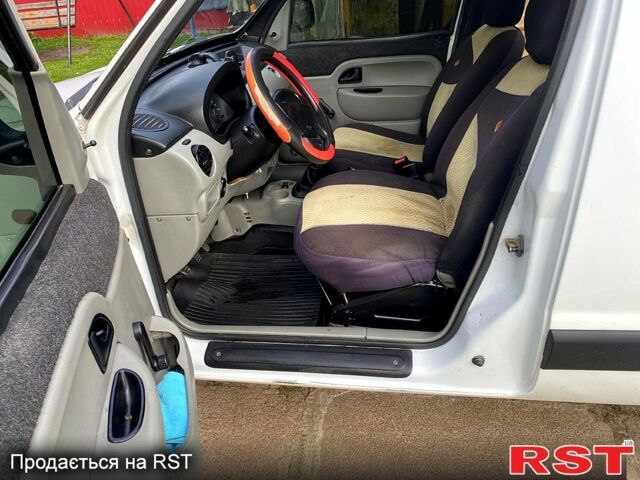 Рено Кєнгу 2005 у Олевске на Automoto.ua Білий Рено Кєнгу, об'ємом двигуна 1.5 л та пробігом 304 тис. км за 3300 $, фото 11 на Automoto.ua