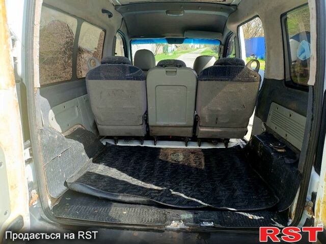 Белый Рено Кенгу, объемом двигателя 1.9 л и пробегом 200 тыс. км за 3500 $, фото 6 на Automoto.ua