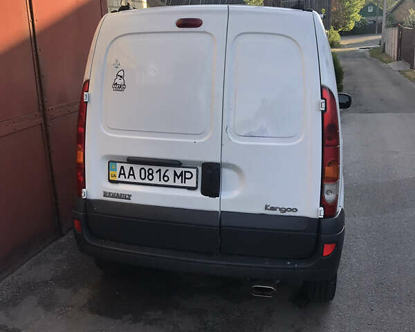 Білий Рено Кєнгу, об'ємом двигуна 1.39 л та пробігом 350 тис. км за 2500 $, фото 1 на Automoto.ua