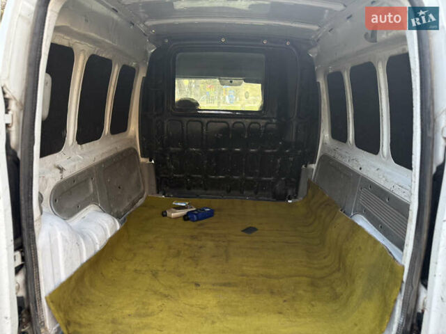 Белый Рено Кенгу, объемом двигателя 1.5 л и пробегом 303 тыс. км за 2300 $, фото 11 на Automoto.ua