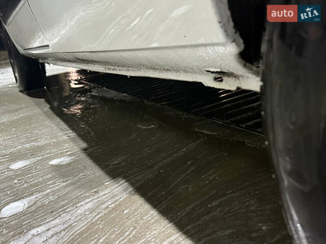 Белый Рено Кенгу, объемом двигателя 1.5 л и пробегом 237 тыс. км за 2900 $, фото 7 на Automoto.ua