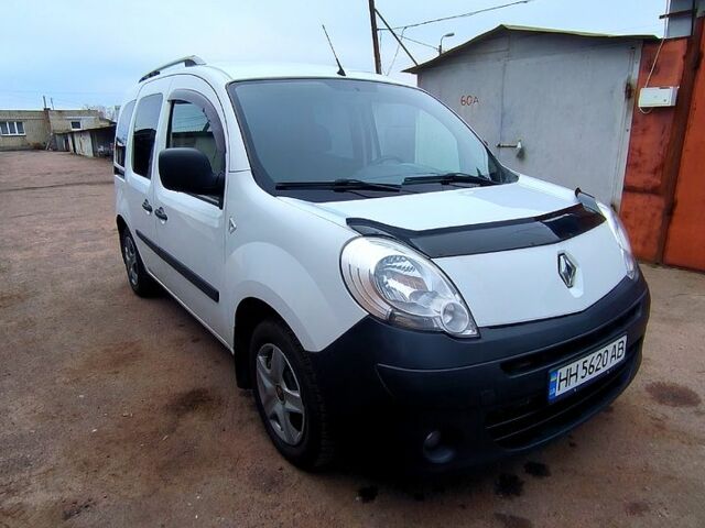 Рено Кенгу 2008 в Одессе на Automoto.ua Белый Рено Кенгу, объемом двигателя 1.5 л и пробегом 365 тыс. км за 5400 $, фото 3 на Automoto.ua