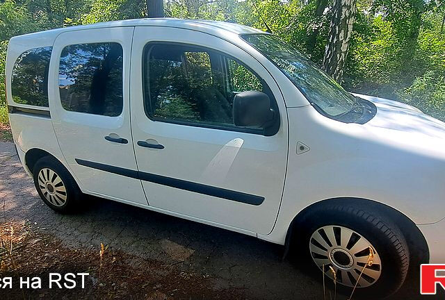 Белый Рено Кенгу, объемом двигателя 1.5 л и пробегом 213 тыс. км за 6000 $, фото 5 на Automoto.ua