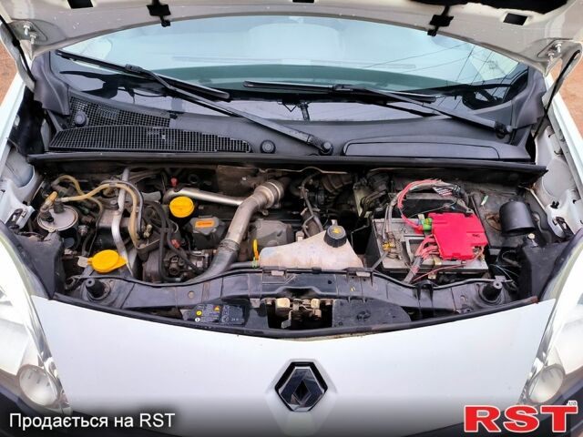 Рено Кенгу 2008 в Одессе на Automoto.ua Белый Рено Кенгу, объемом двигателя 1.5 л и пробегом 365 тыс. км за 5400 $, фото 11 на Automoto.ua