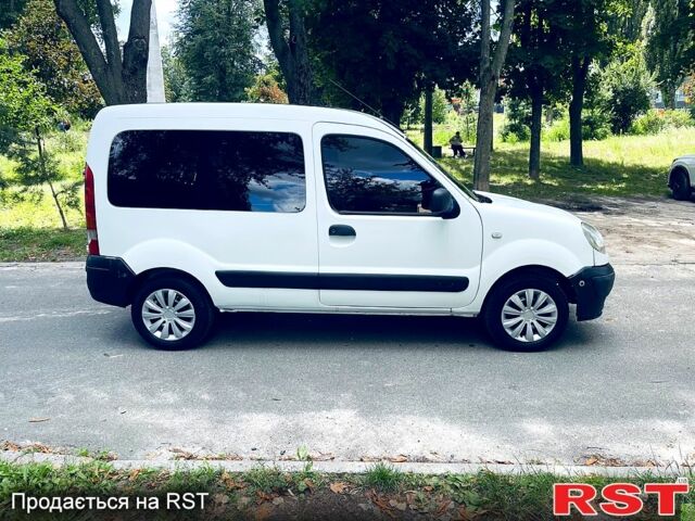 Белый Рено Кенгу, объемом двигателя 1.4 л и пробегом 241 тыс. км за 2500 $, фото 4 на Automoto.ua