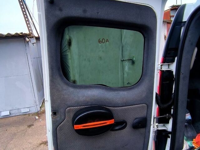 Рено Кенгу 2008 в Одессе на Automoto.ua Белый Рено Кенгу, объемом двигателя 1.5 л и пробегом 365 тыс. км за 5400 $, фото 9 на Automoto.ua