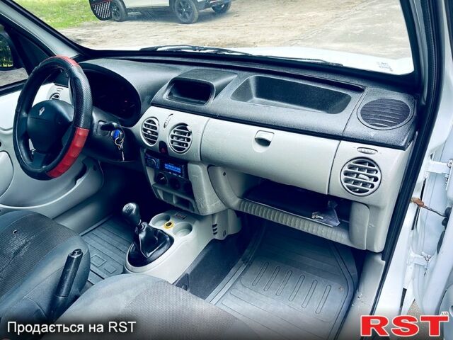 Белый Рено Кенгу, объемом двигателя 1.4 л и пробегом 241 тыс. км за 2500 $, фото 3 на Automoto.ua