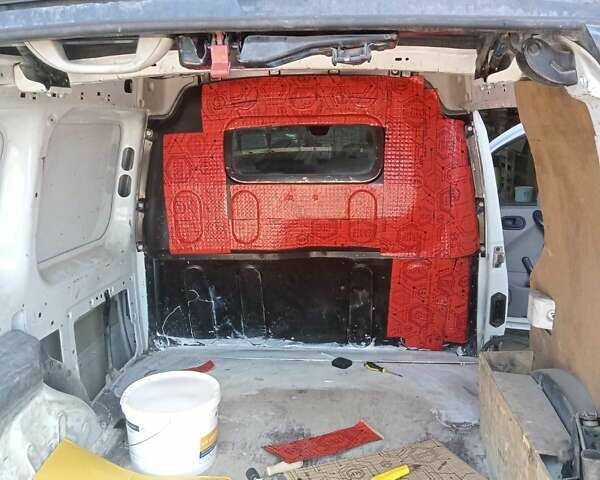 Білий Рено Кєнгу, об'ємом двигуна 1.46 л та пробігом 298 тис. км за 4900 $, фото 22 на Automoto.ua