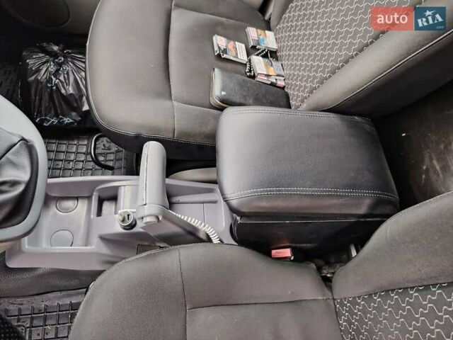 Білий Рено Кєнгу, об'ємом двигуна 1.46 л та пробігом 298 тис. км за 4900 $, фото 11 на Automoto.ua