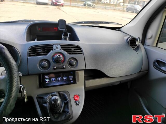 Белый Рено Кенгу, объемом двигателя 15 л и пробегом 300 тыс. км за 6000 $, фото 7 на Automoto.ua