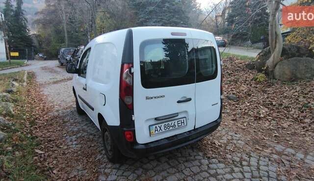 Белый Рено Кенгу, объемом двигателя 1.5 л и пробегом 385 тыс. км за 2100 $, фото 2 на Automoto.ua