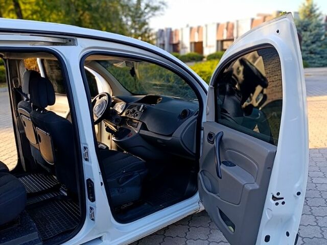 Белый Рено Кенгу, объемом двигателя 1.5 л и пробегом 0 тыс. км за 6900 $, фото 5 на Automoto.ua