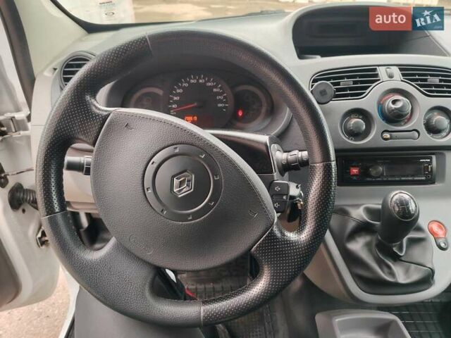 Білий Рено Кєнгу, об'ємом двигуна 1.46 л та пробігом 298 тис. км за 4900 $, фото 10 на Automoto.ua