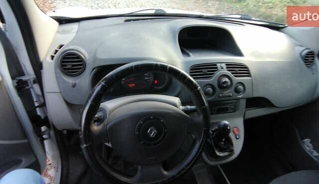 Белый Рено Кенгу, объемом двигателя 1.5 л и пробегом 385 тыс. км за 2100 $, фото 6 на Automoto.ua