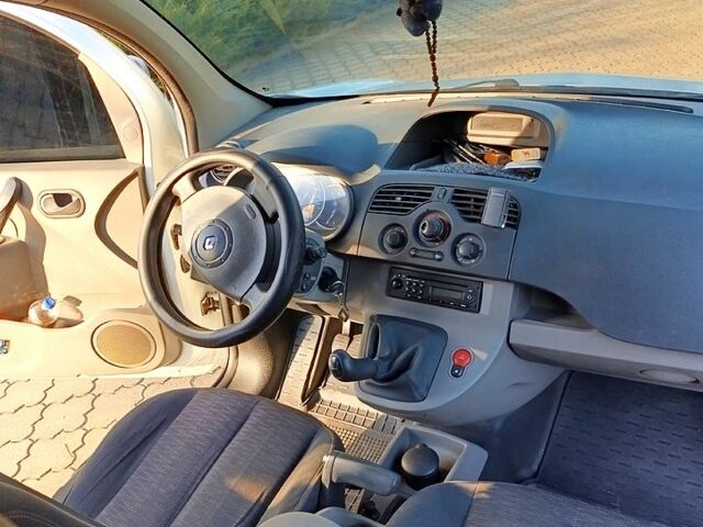 Белый Рено Кенгу, объемом двигателя 1.5 л и пробегом 0 тыс. км за 6900 $, фото 9 на Automoto.ua