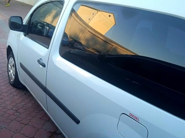 Білий Рено Кєнгу, об'ємом двигуна 1.5 л та пробігом 240 тис. км за 5400 $, фото 3 на Automoto.ua