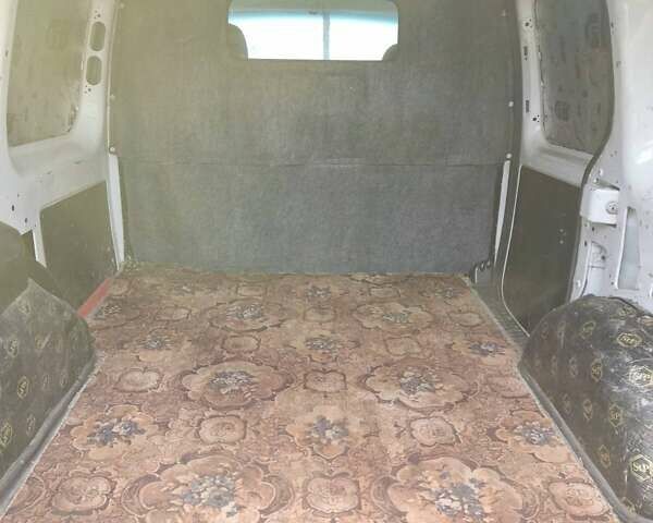 Белый Рено Кенгу, объемом двигателя 1.46 л и пробегом 334 тыс. км за 5900 $, фото 13 на Automoto.ua