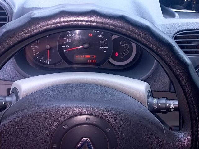 Белый Рено Кенгу, объемом двигателя 1.6 л и пробегом 195 тыс. км за 5800 $, фото 4 на Automoto.ua