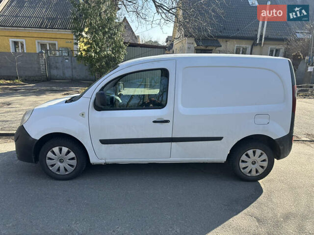 Белый Рено Кенгу, объемом двигателя 1.46 л и пробегом 220 тыс. км за 3900 $, фото 1 на Automoto.ua