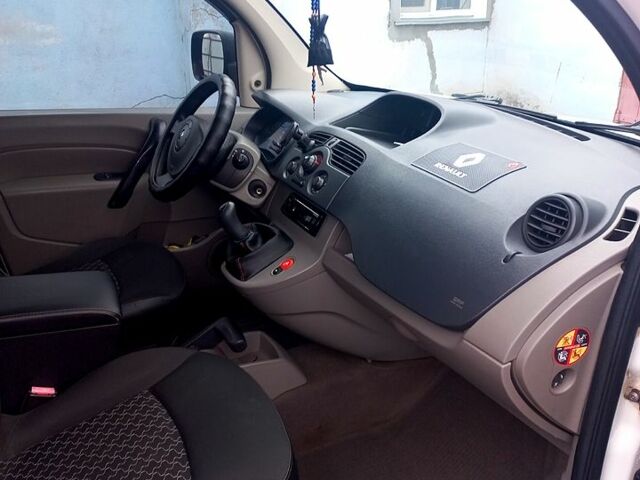 Белый Рено Кенгу, объемом двигателя 1.6 л и пробегом 195 тыс. км за 5800 $, фото 3 на Automoto.ua