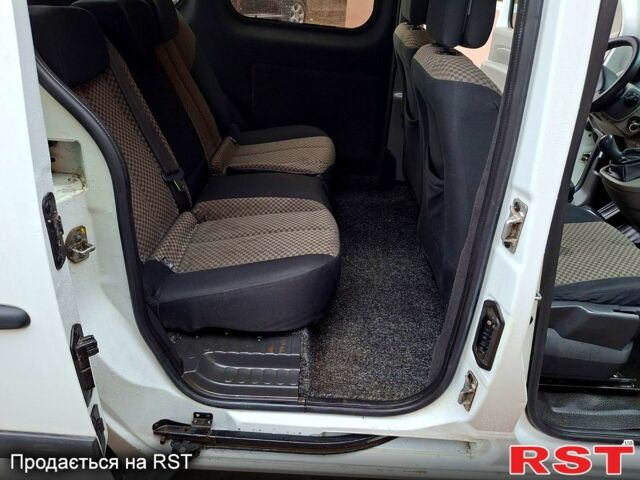 Белый Рено Кенгу, объемом двигателя 1.5 л и пробегом 225 тыс. км за 5400 $, фото 3 на Automoto.ua