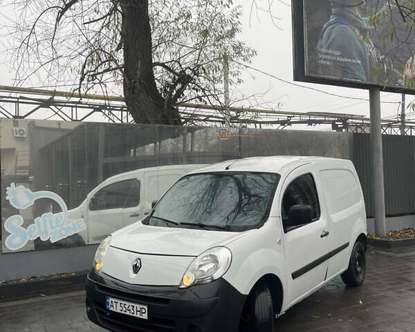 Білий Рено Кєнгу, об'ємом двигуна 1.46 л та пробігом 290 тис. км за 4999 $, фото 3 на Automoto.ua
