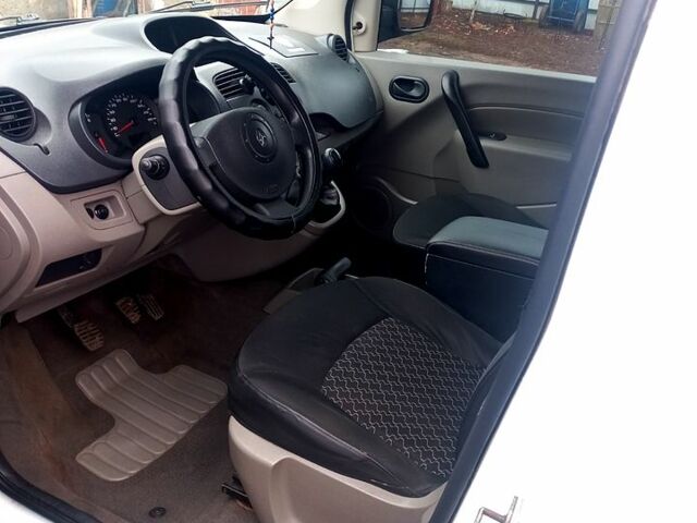 Белый Рено Кенгу, объемом двигателя 1.6 л и пробегом 195 тыс. км за 5800 $, фото 5 на Automoto.ua