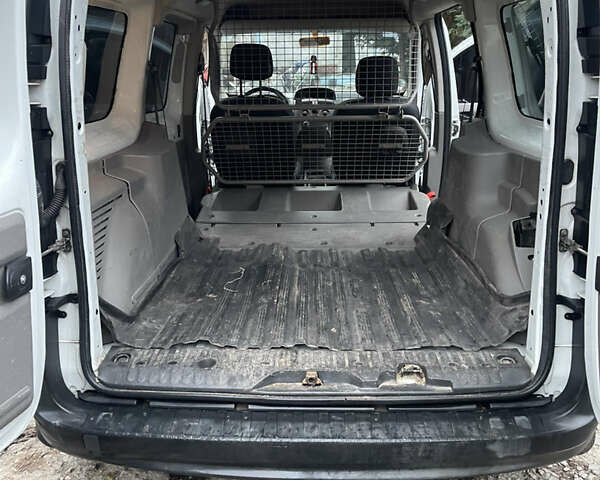 Білий Рено Кєнгу, об'ємом двигуна 1.46 л та пробігом 326 тис. км за 6200 $, фото 11 на Automoto.ua