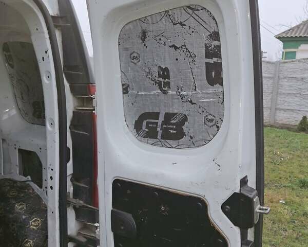 Белый Рено Кенгу, объемом двигателя 1.46 л и пробегом 334 тыс. км за 5900 $, фото 10 на Automoto.ua